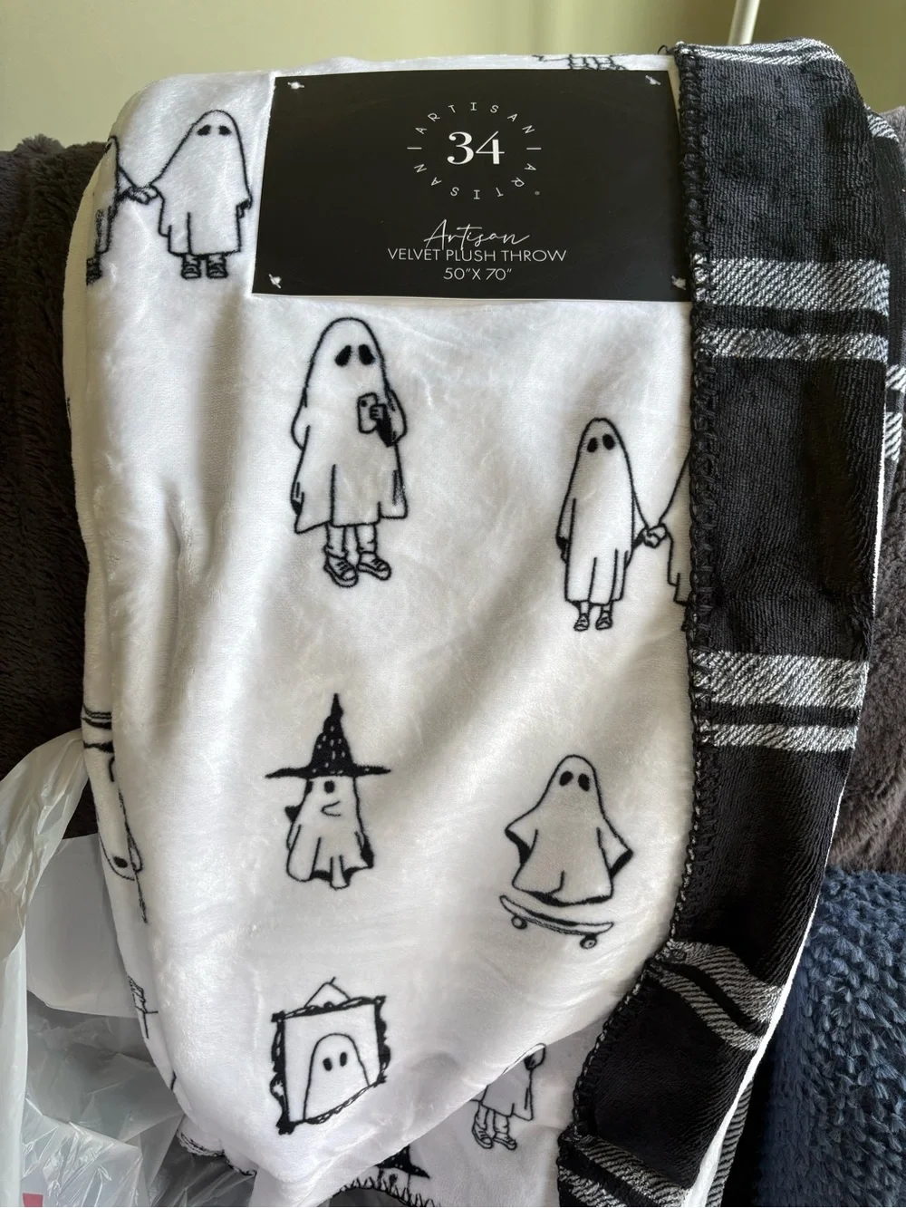 VIRAL Artisan 34 Velvet Plush Throw Ghost Reversible Blanket Halloween 2026